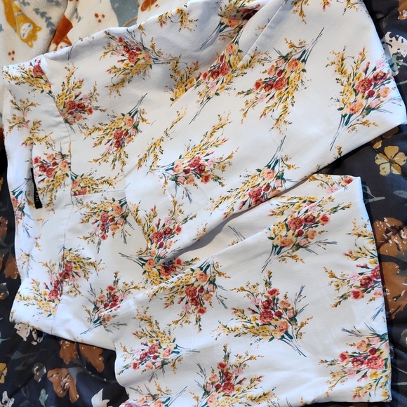 BT1- Zac & Rachel 6 Floral Capris Leggings - Picture 1 of 4